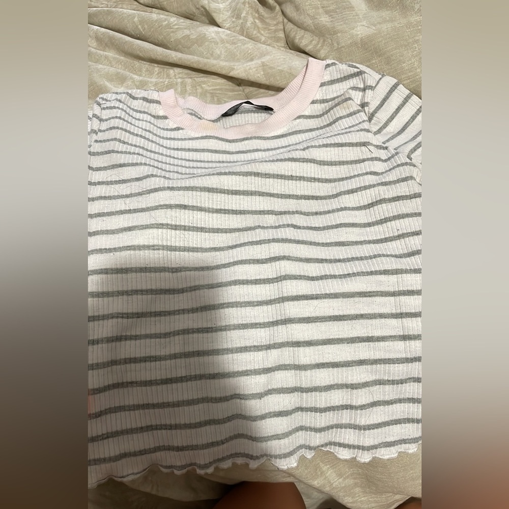 grey and white t-shirt